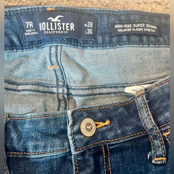 Hollister Distressed High Rise Skinny Jeans - Picture 2 of 4